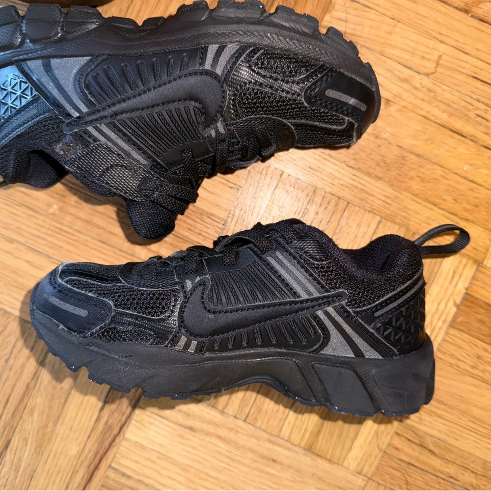 Toddler/ Kid’s Nike Vomero 5 - Black